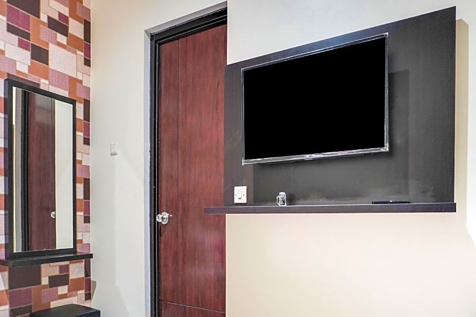 OYO 91646 fio colombus residence