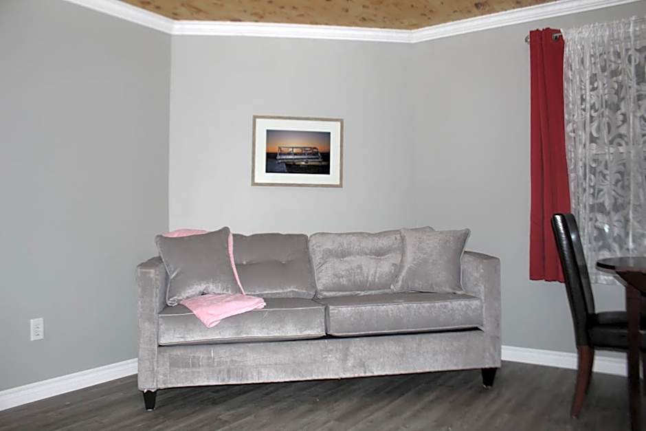 Raleigh Rooms & Taylor's Crafts