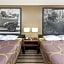 Super 8 by Wyndham Bloomington