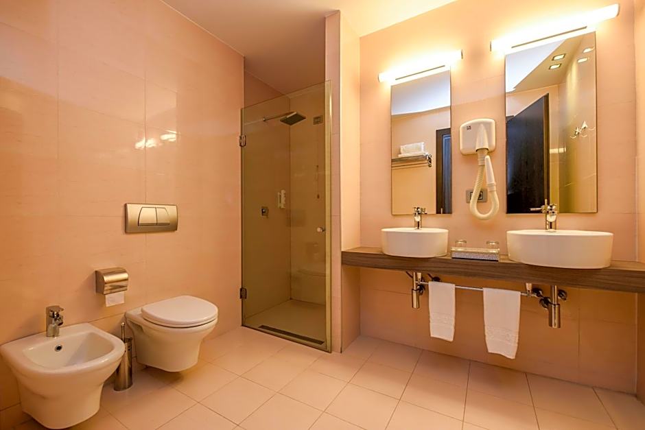 Sky Hotel Tirana