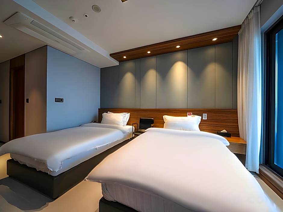 Sky and Sea Hotel