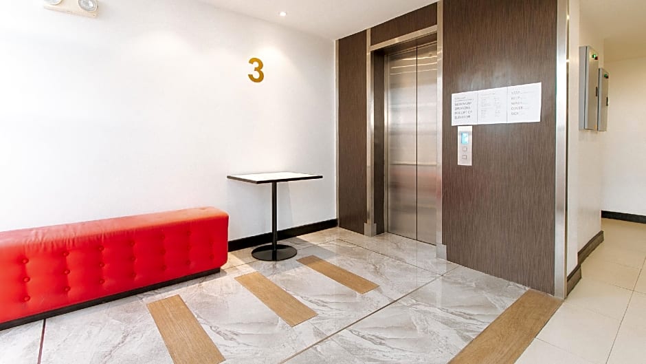 RedDoorz Plus near Bamboo Organ Las Piñas