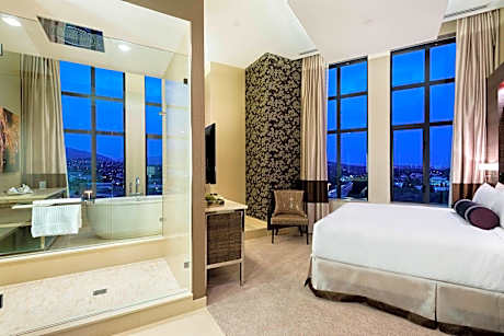 2 Bedroom Penthouse Suite, Bedroom 1: 1 King, Bedroom 2: 1 King, High floor
