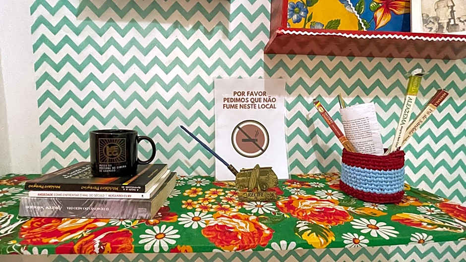 Pousada São Jorge 1 MIN A PÉ DA PRAIA Casa de família, simples e aconchegante, Na Av principal da praia café disponível até 12hs cozinha completa e churrasqueira disponível para uso ar cond das 20hs as 8 30