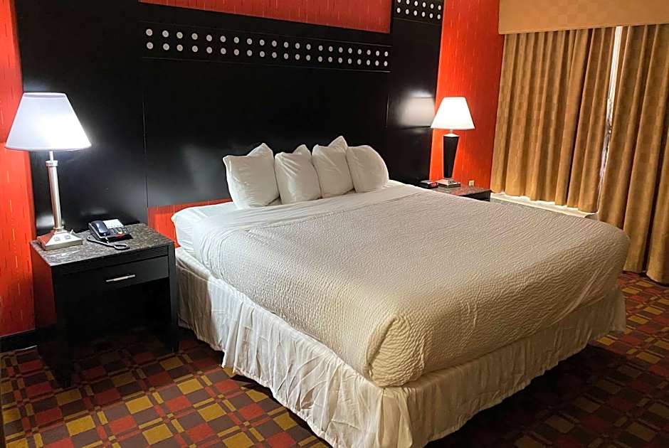 Ramada by Wyndham Rochelle Park Near Paramus
