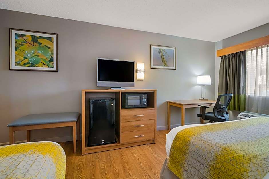 Best Western Plus Executive Court Inn & Conference Center