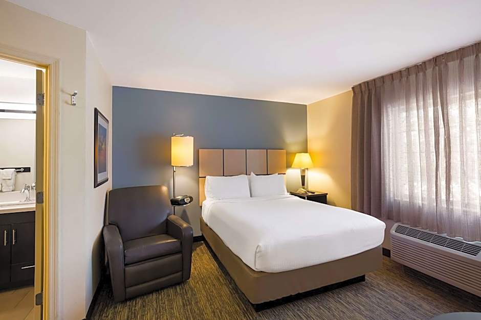 Sonesta Simply Suites St Louis Earth City