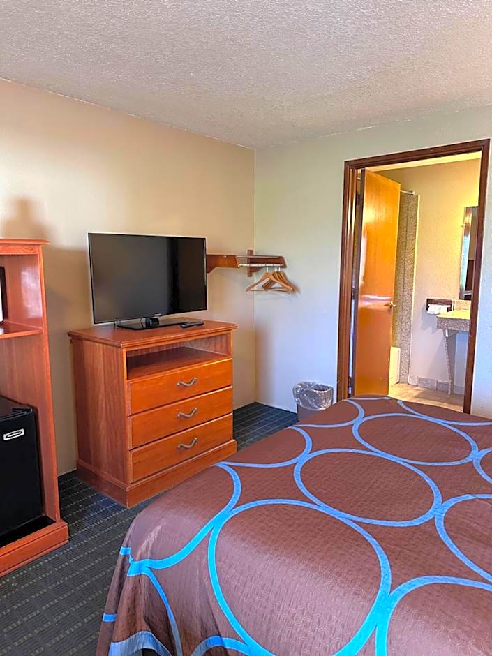 Super 8 by Wyndham Vancouver East