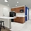 Holiday Inn Express Hotel & Suites Marina By IHG