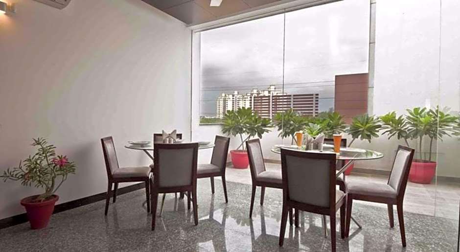 Stately Suites - Golf Course Road