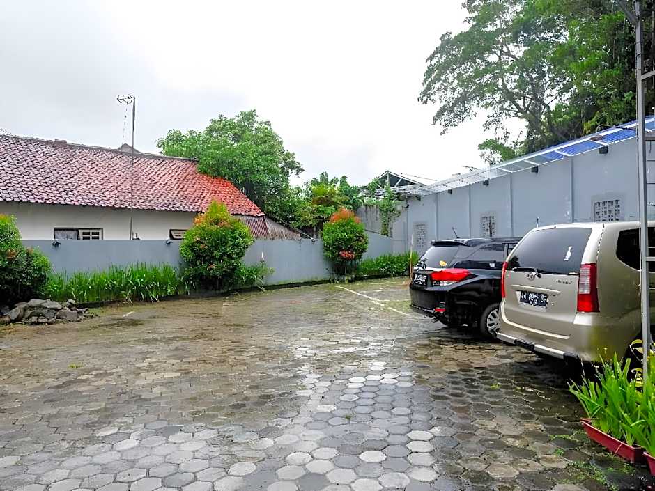 Urbanview Hotel Double Tree near RSUD Margono Purwokerto
