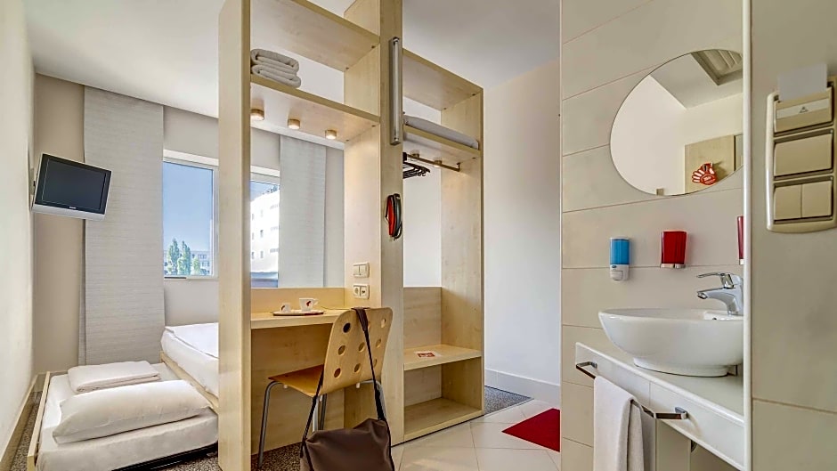 Hello Hotels Gara De Nord Bucharest Romania Rates From Eur29