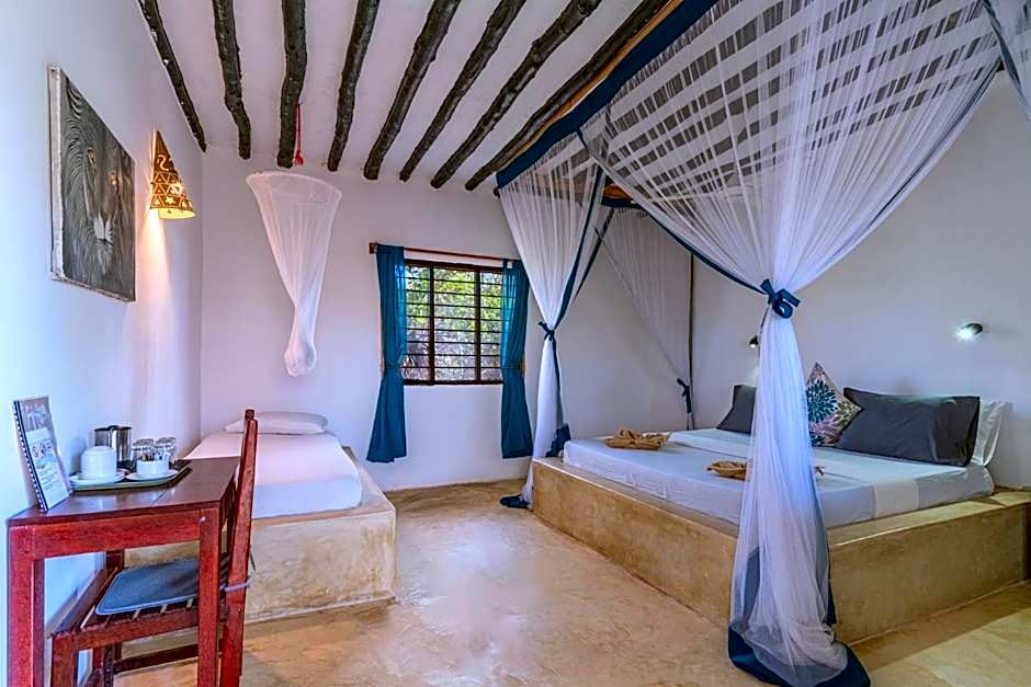 Red Monkey Beach Lodge