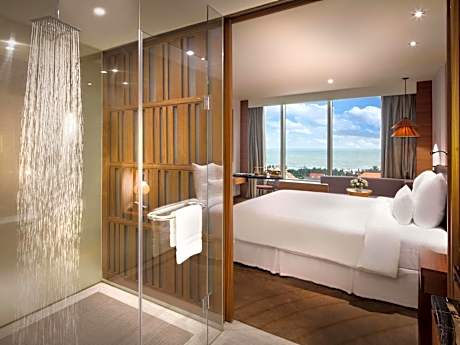 Deluxe King Room with Sea View