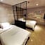 Docking Hotel