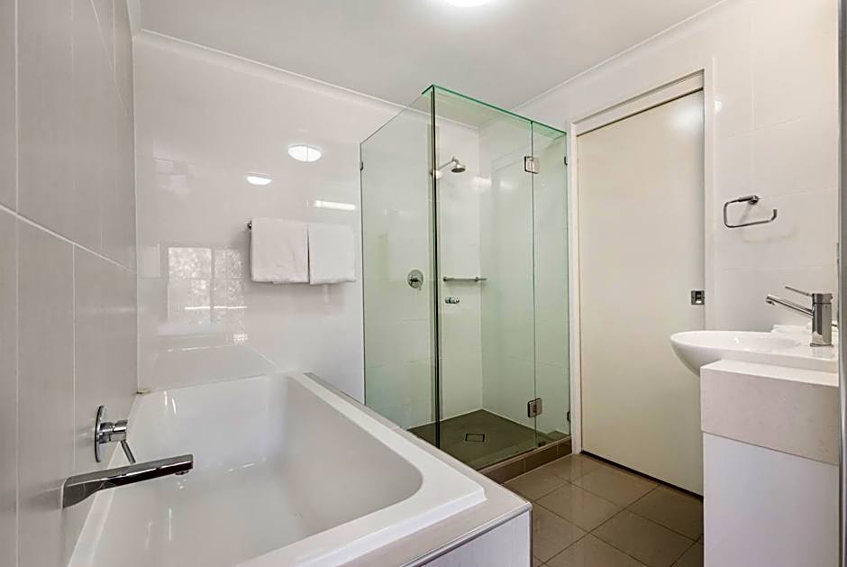 Mirra Chana Beachfront Apartments Mooloolaba