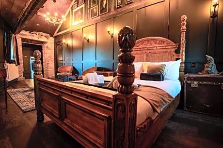 Family room-Ensuite-Street View-The Dorm