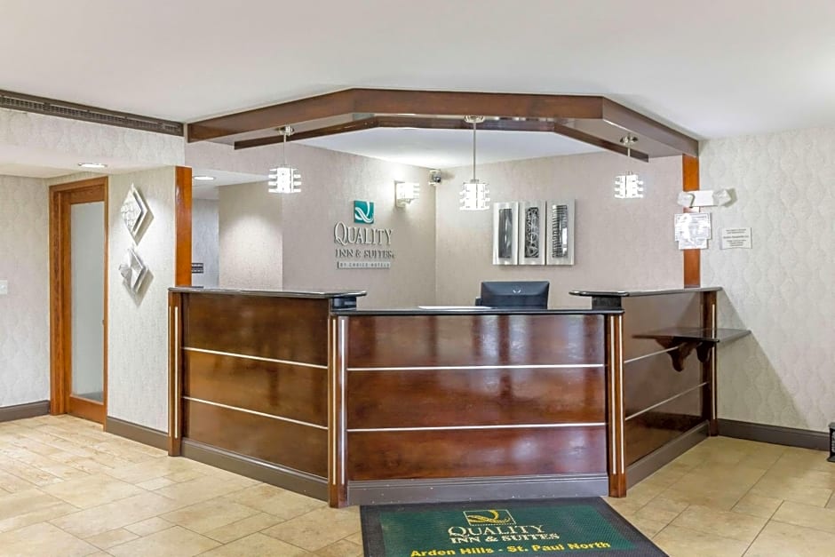 Quality Inn & Suites Arden Hills