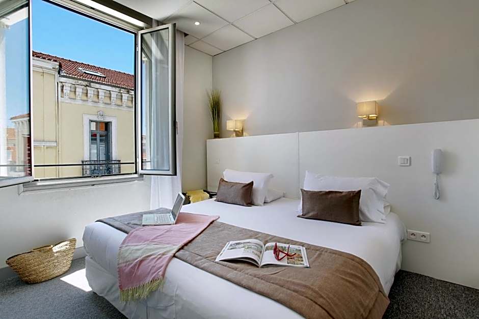 Hotel P.L.M.