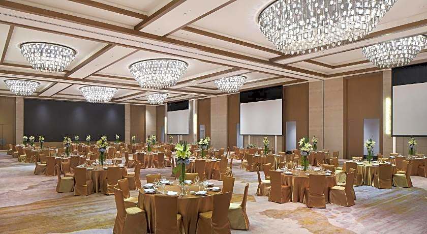 Sheraton Yunfu Xinxing Hotel