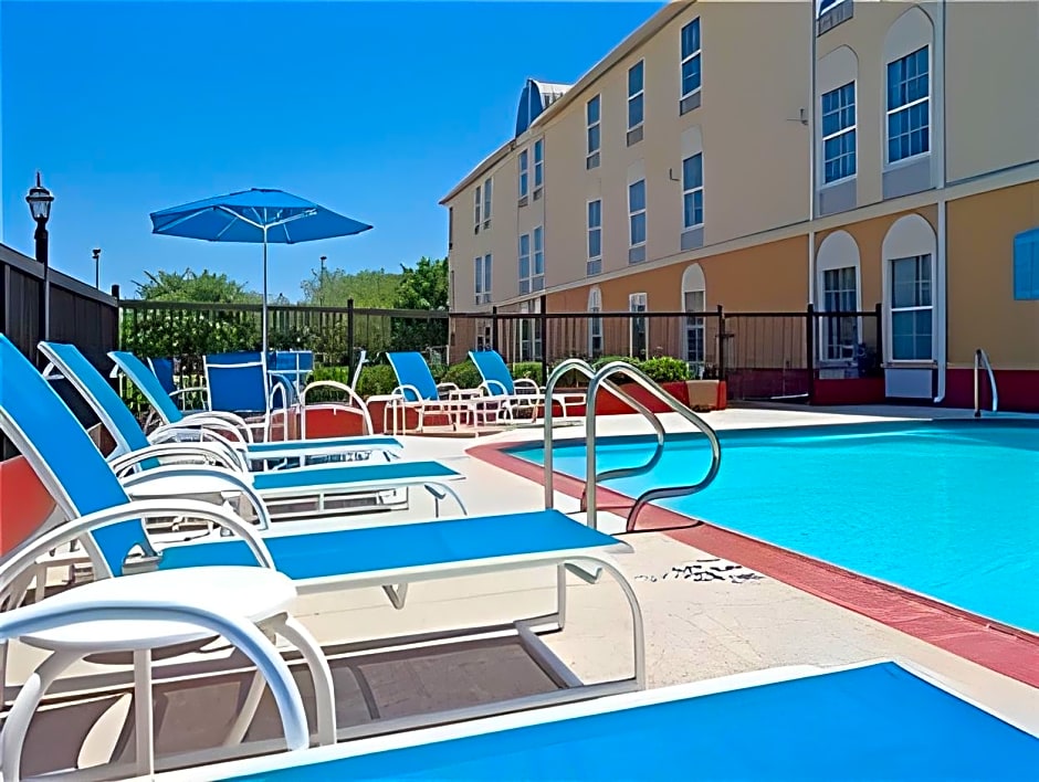 Holiday Inn Express Hotel & Suites Columbus By IHG
