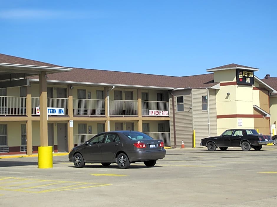 First Western Inn - Fairmont City