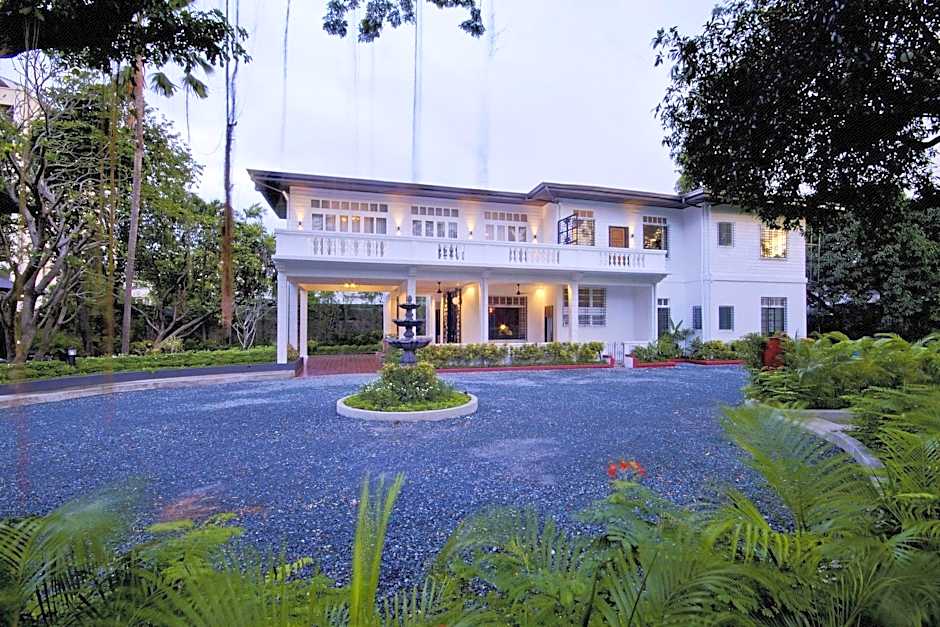 The Henry Hotel Manila