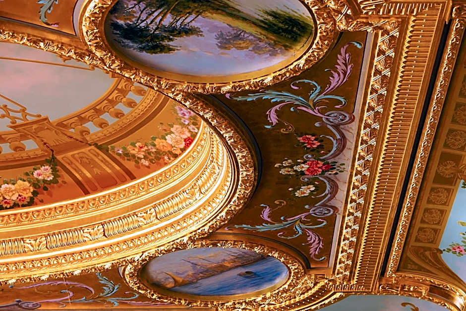 Titanic Mardan Palace