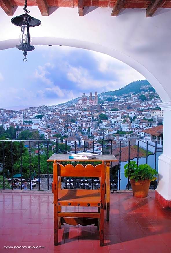 Posada de la Mision, Hotel Museo y Jardin
