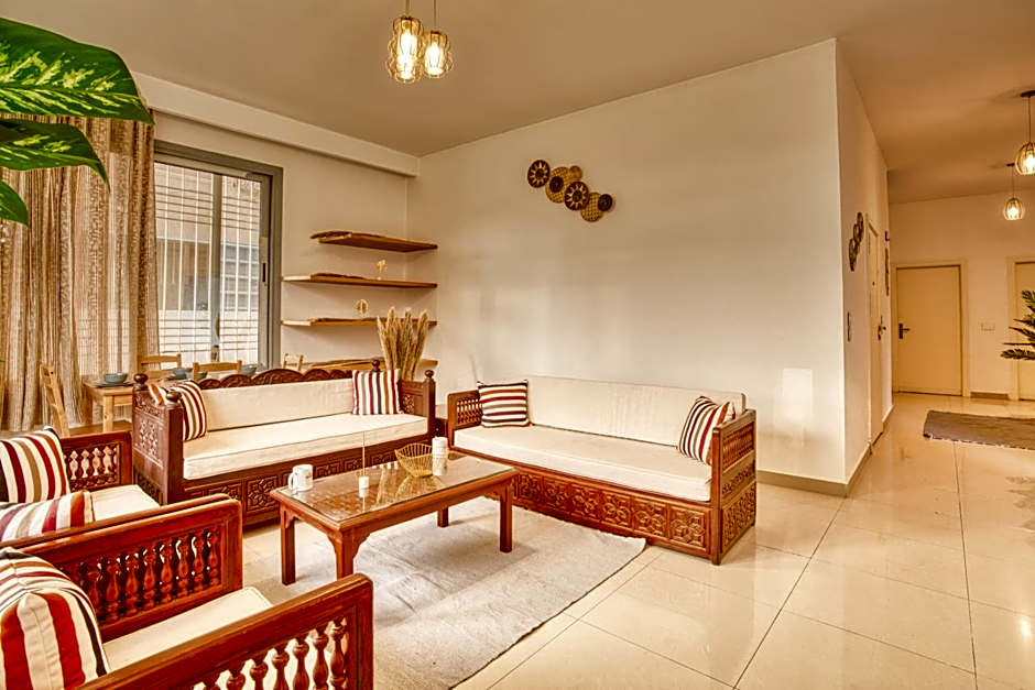 Spacious Garden Duplex near JW Marriott