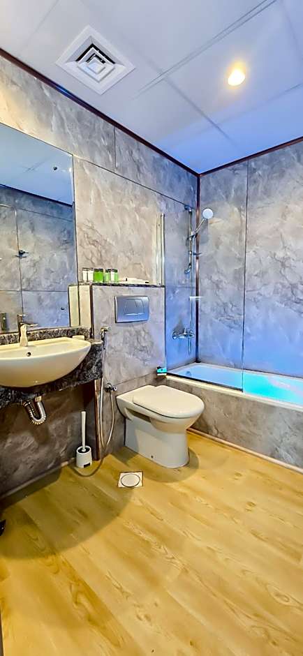 Spacious Apartment Marina View