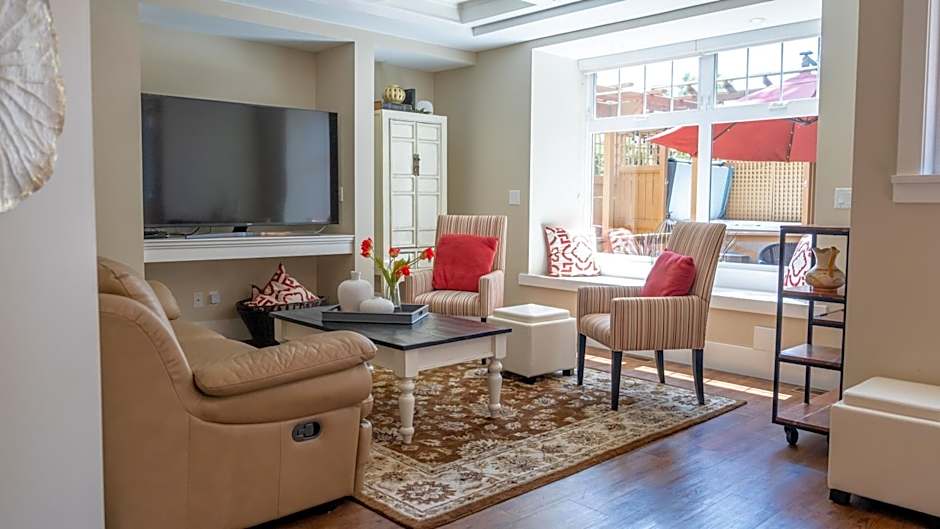 Kelowna Bed & Breakfast - CHATHAM HOUSE