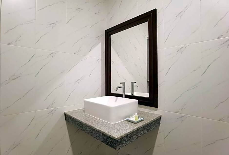 โรงแรมชลาลัย กระบี่ Chalalai Hotel Krabi