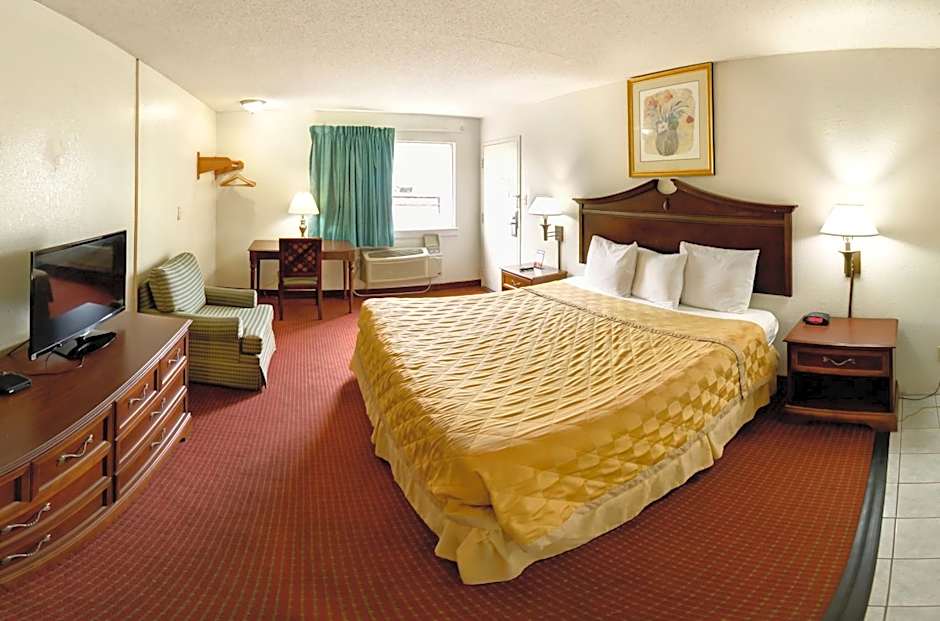 Photo 1 of 4 of Deluxe Studio 1 Queen Bed