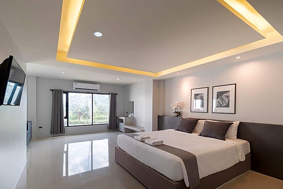 C2U Hotel Uthai Thani