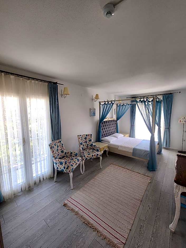 Tarcin Alacati Otel