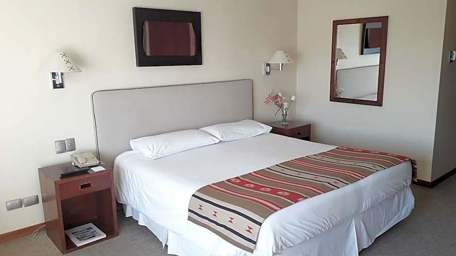 Hotel Almacruz and Convention Center