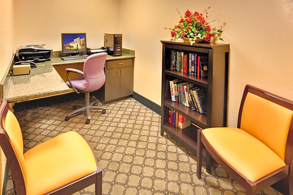 Holiday Inn Hotel & Suites Bakersfield, an IHG Hotel