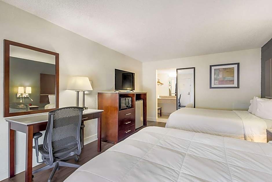 SureStay Hotel by Best Western Sarasota Lido Beach
