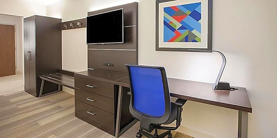 Holiday Inn Express & Suites - Goodland I-70 By IHG