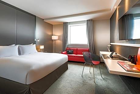 Superior Queen Room with View