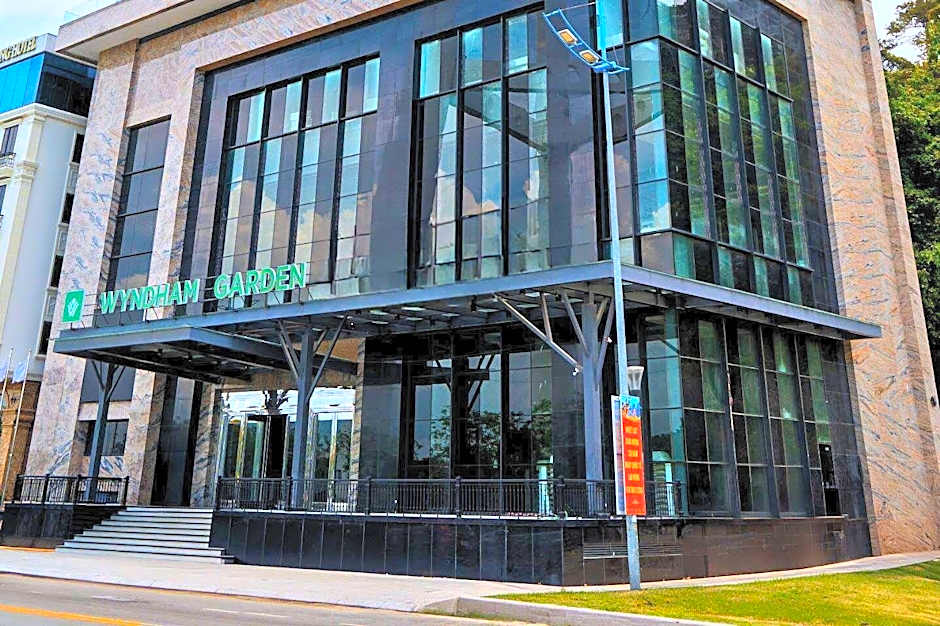 Wyndham Garden Legend Halong