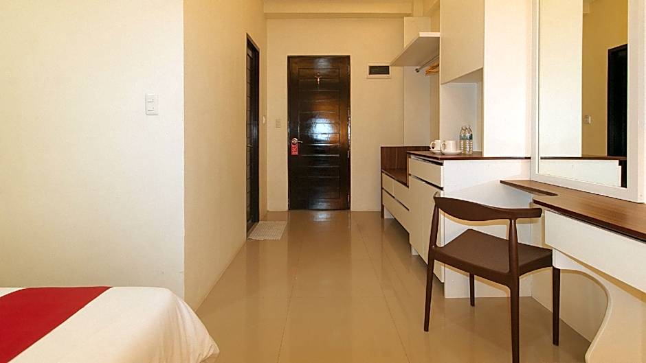 RedDoorz @ Leoncia Apartelle Mandaue City