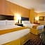 Holiday Inn Express & Suites Sacramento NE Cal Expo By IHG