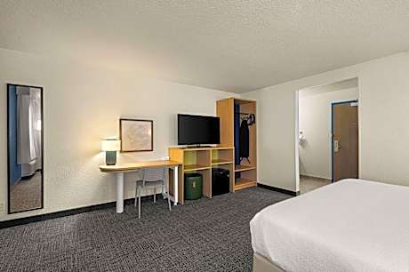 1 King Hearing Accessible