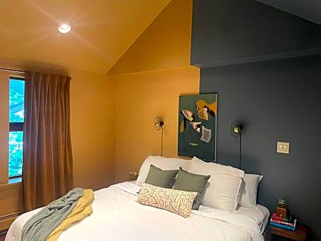Deluxe King Room with Sauna