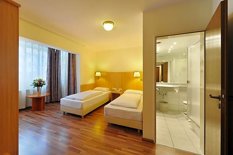 Photo 1 of 4 of 1 Double Bed or 2 Beds