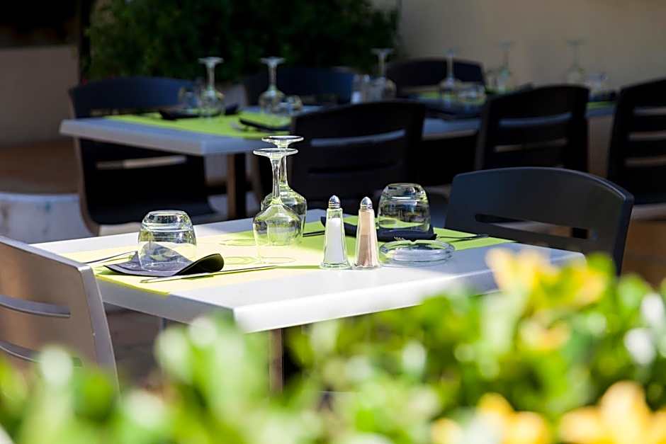 Logis Hotel Restaurant Le Flamant Rose camargue