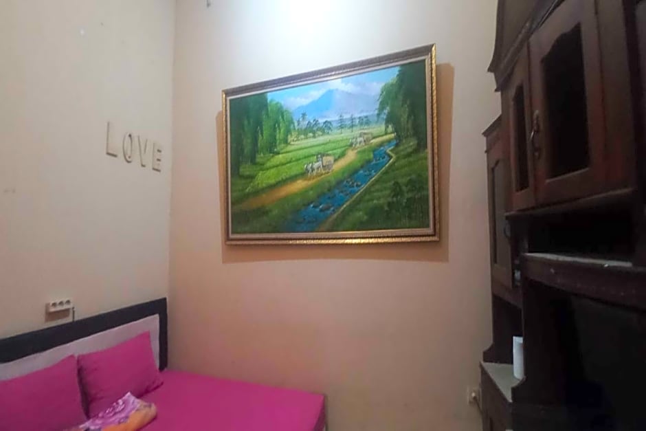 OYO Life 93010 Omah Bareng Syariah Sambisari