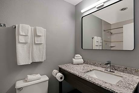Quadruple Room with Two Queen Beds and Courtyard View - Non Smoking